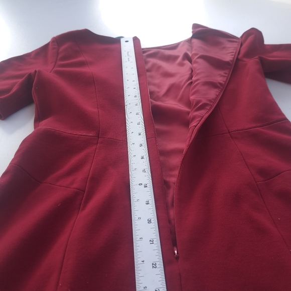 Elie Tahari Burgundy red sheath style‎ dress, size M back zipper, double lining. - Picture 13 of 16